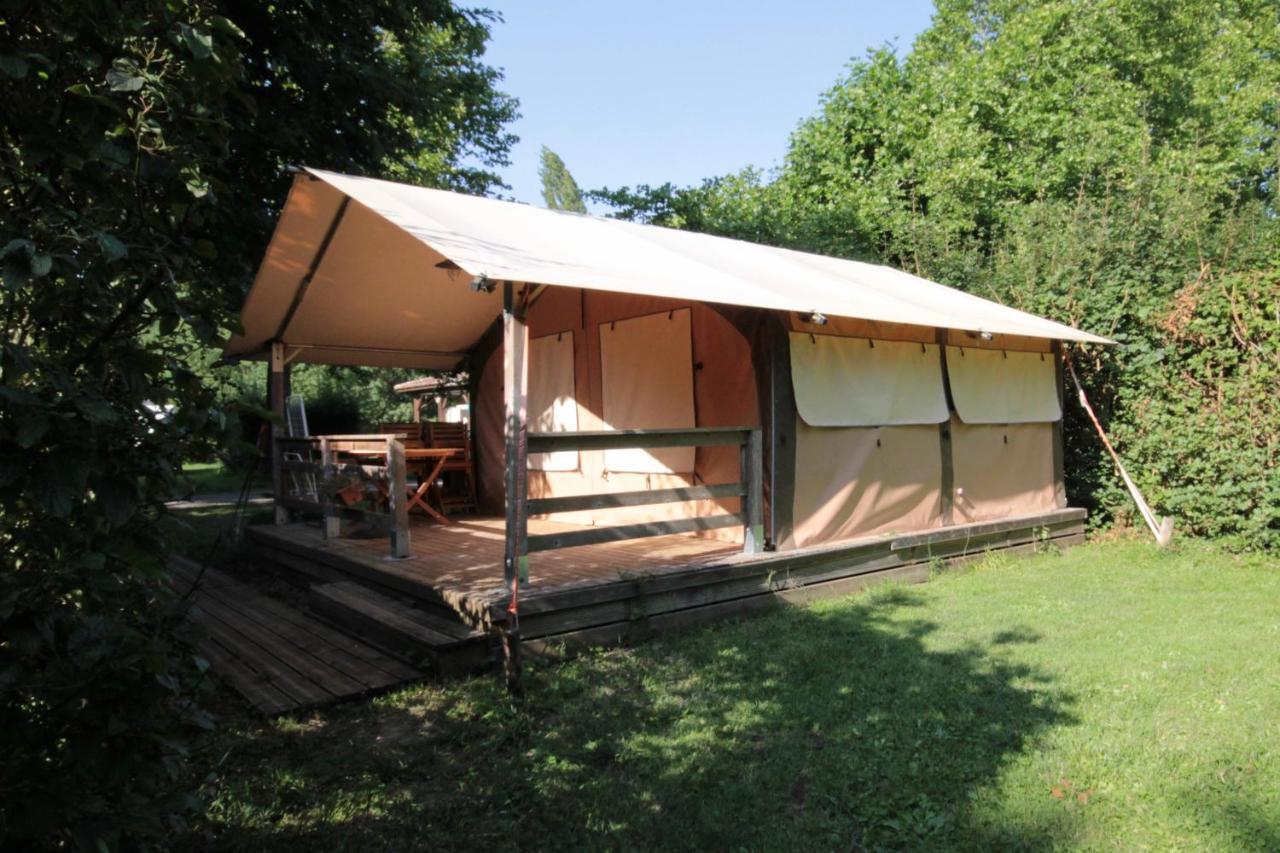 Camping L'Ilot Du Chail Sansais Exterior photo