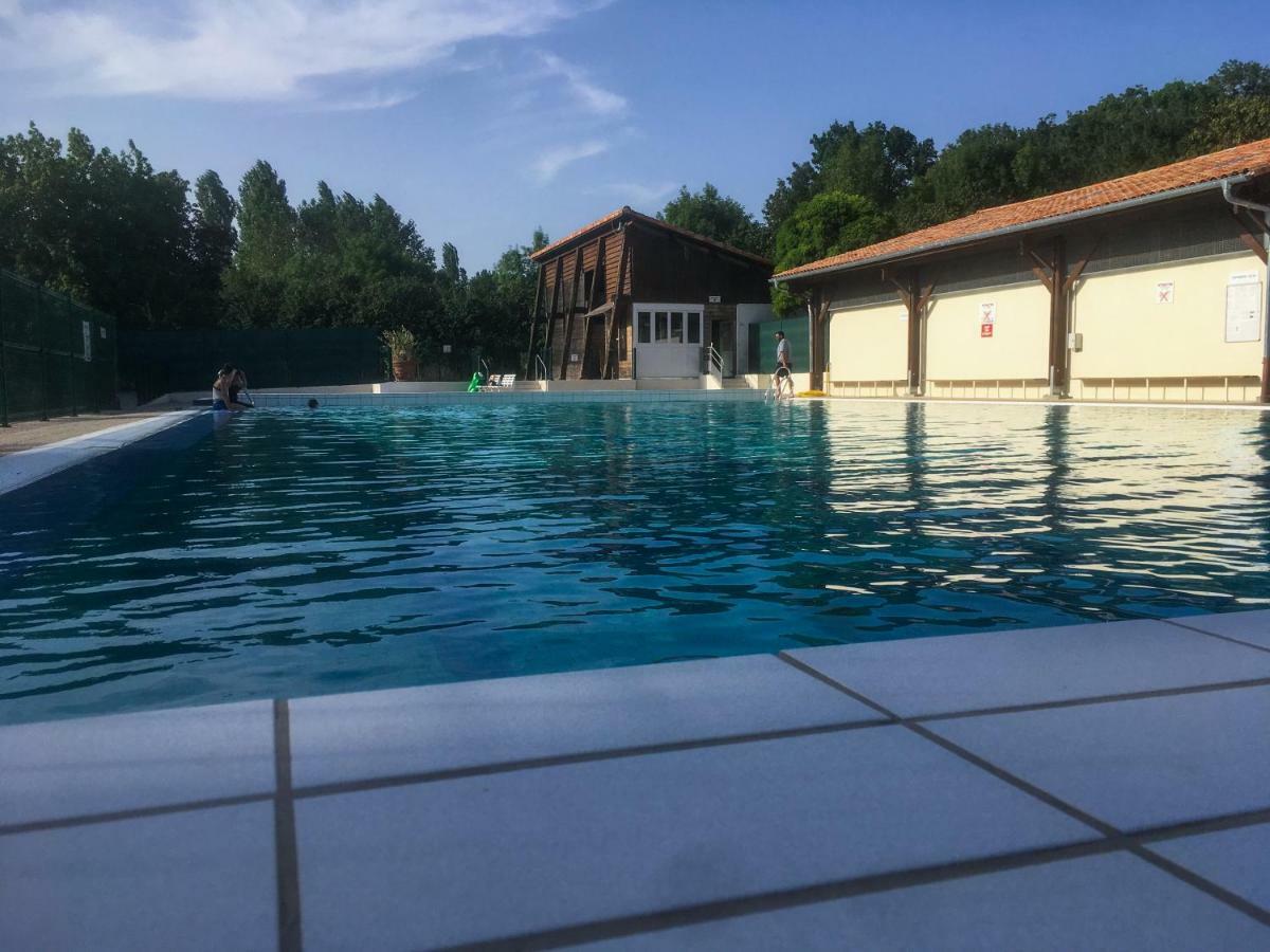 Camping L'Ilot Du Chail Sansais Exterior photo