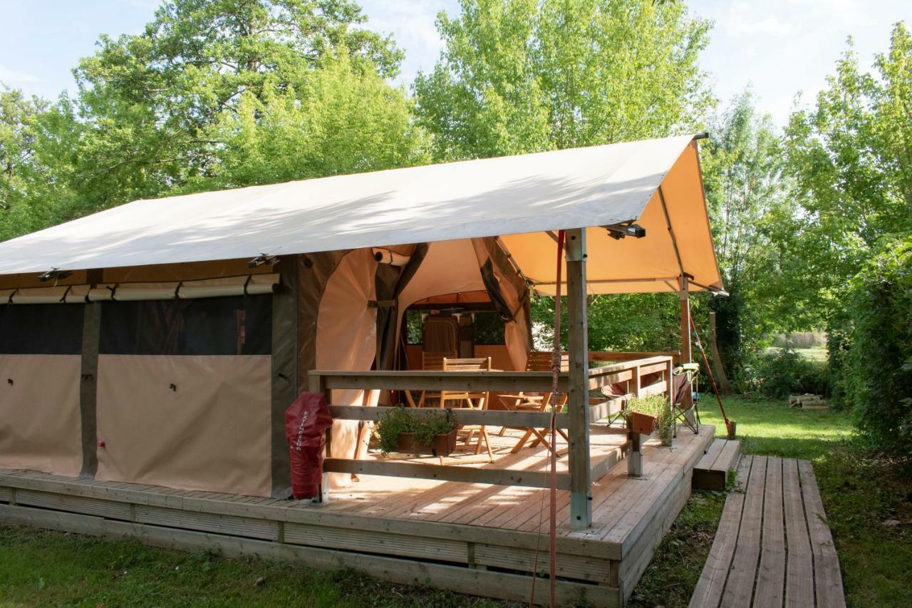 Camping L'Ilot Du Chail Sansais Exterior photo