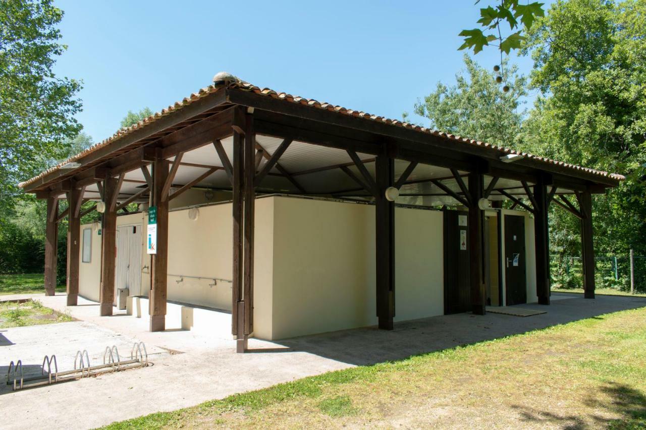 Camping L'Ilot Du Chail Sansais Exterior photo