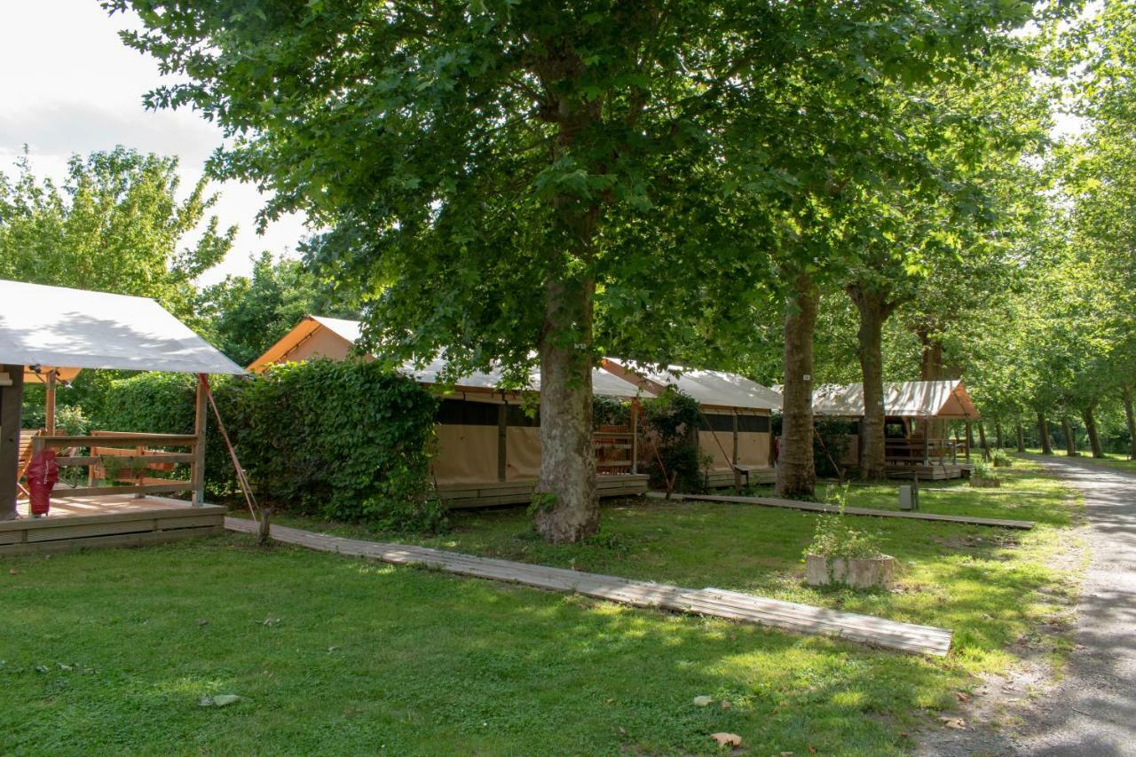 Camping L'Ilot Du Chail Sansais Exterior photo
