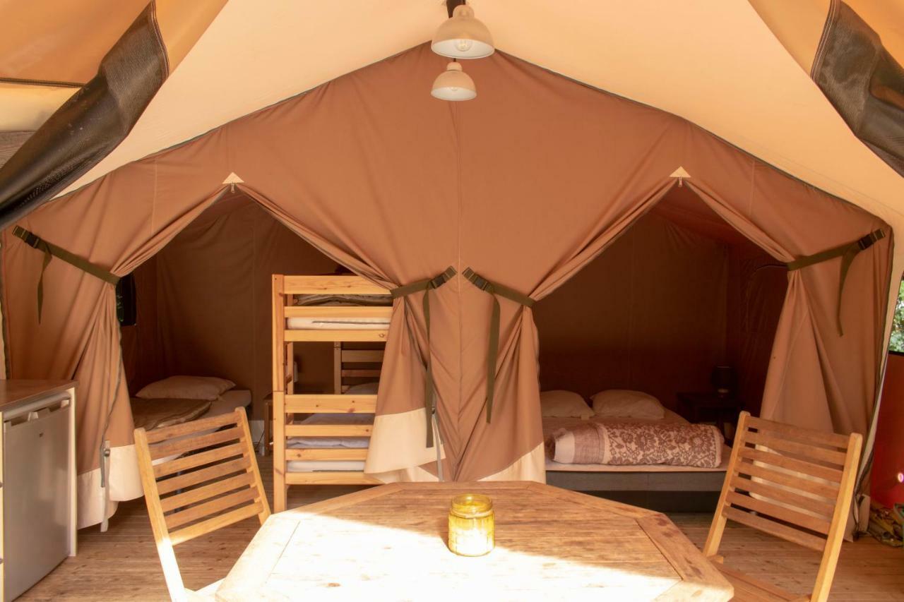 Camping L'Ilot Du Chail Sansais Exterior photo